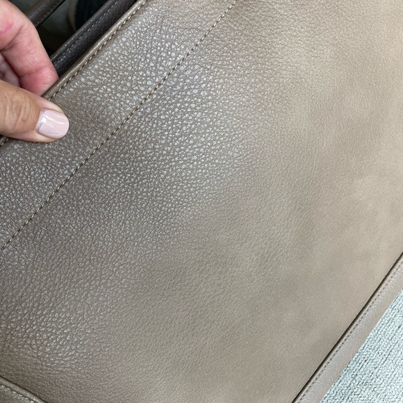 DARCY MARKS LONDON TAN LARGE TOTE - Picture 3 of 16